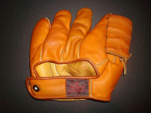 Nokona G952 Softball Back